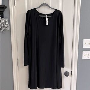 Elegant Black Long Sleeve Dress w/pockets